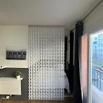 Cosy Studio Near Beaches And Airport